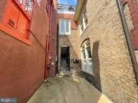 Building Photo - 303 William St