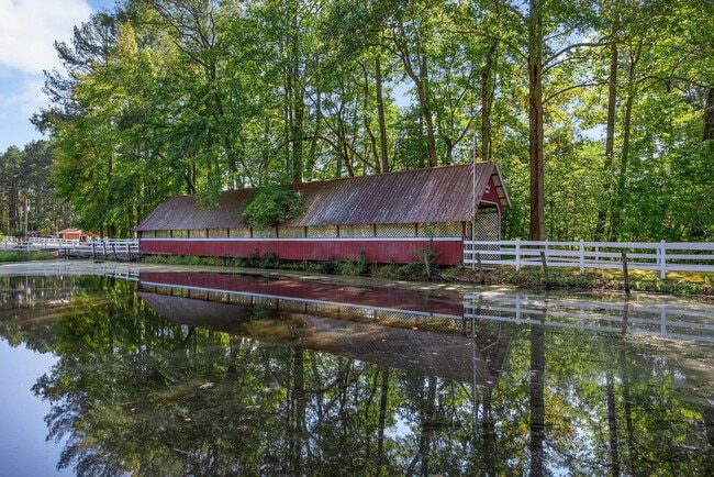 Building Photo - 1058 Pine Log Rd