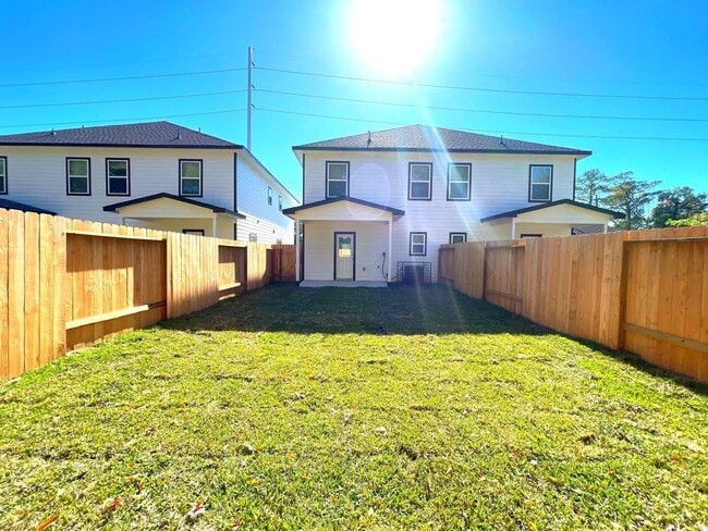 Building Photo - 5214 Mayle St