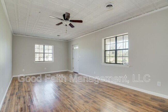 Building Photo - 2401 Norfolk St