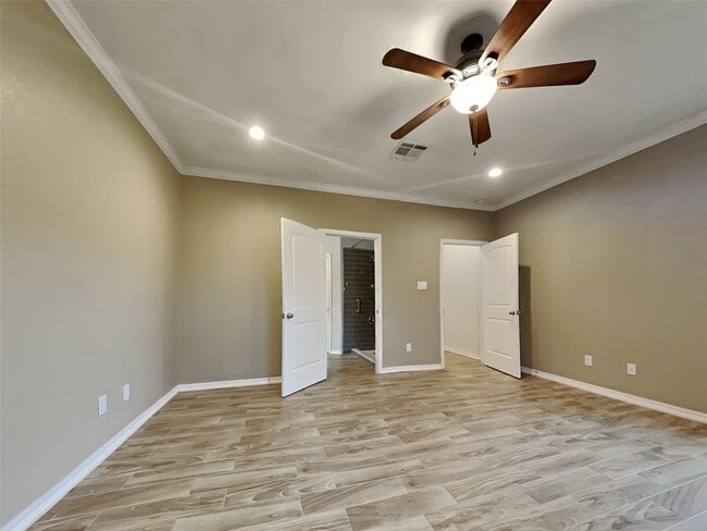 Building Photo - 3638 Lydia St