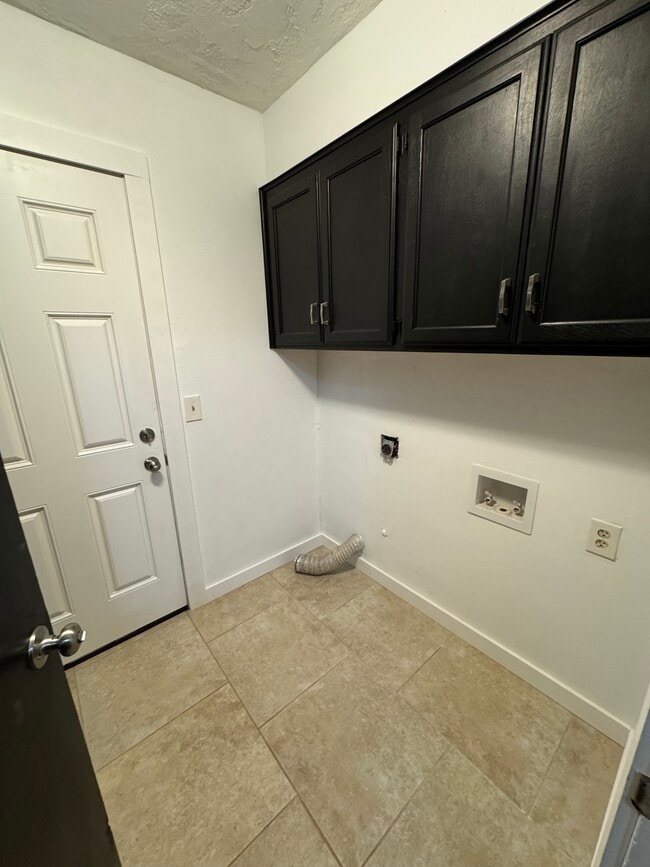 Building Photo - 12901 NE 36th St