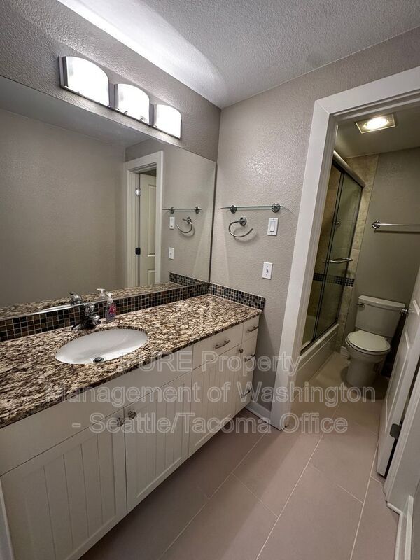 Building Photo - 3008 N Narrows Dr