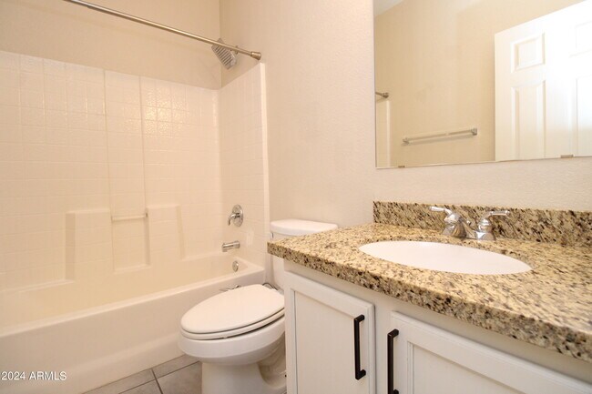 Building Photo - 2640 E La Costa Dr
