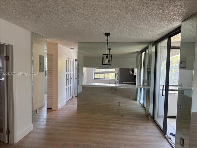 Building Photo - 3553 Magellan Cir
