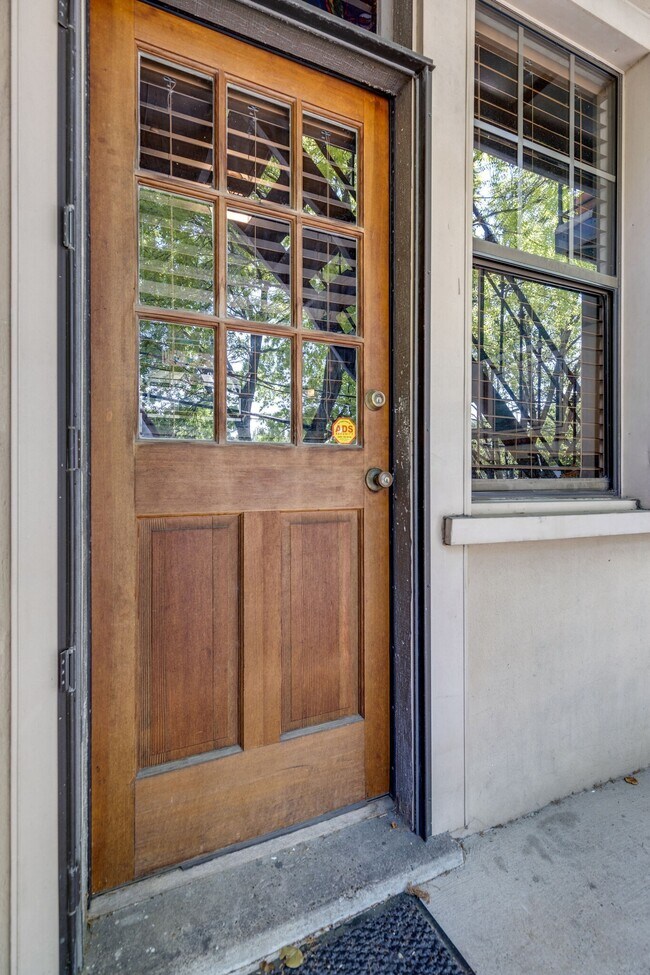 Building Photo - 1711 18th Ave S