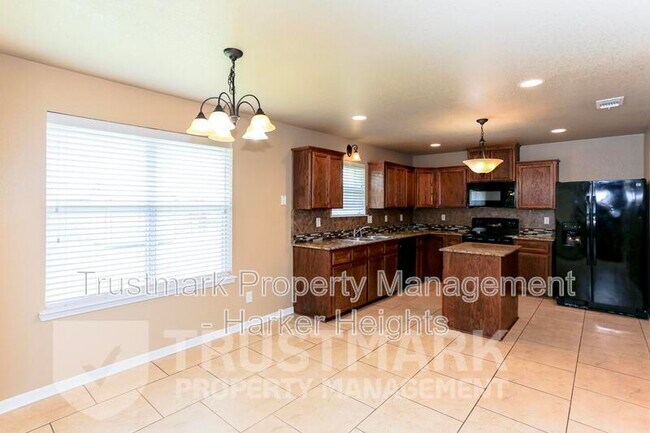 Building Photo - 200 W Little Dipper Dr