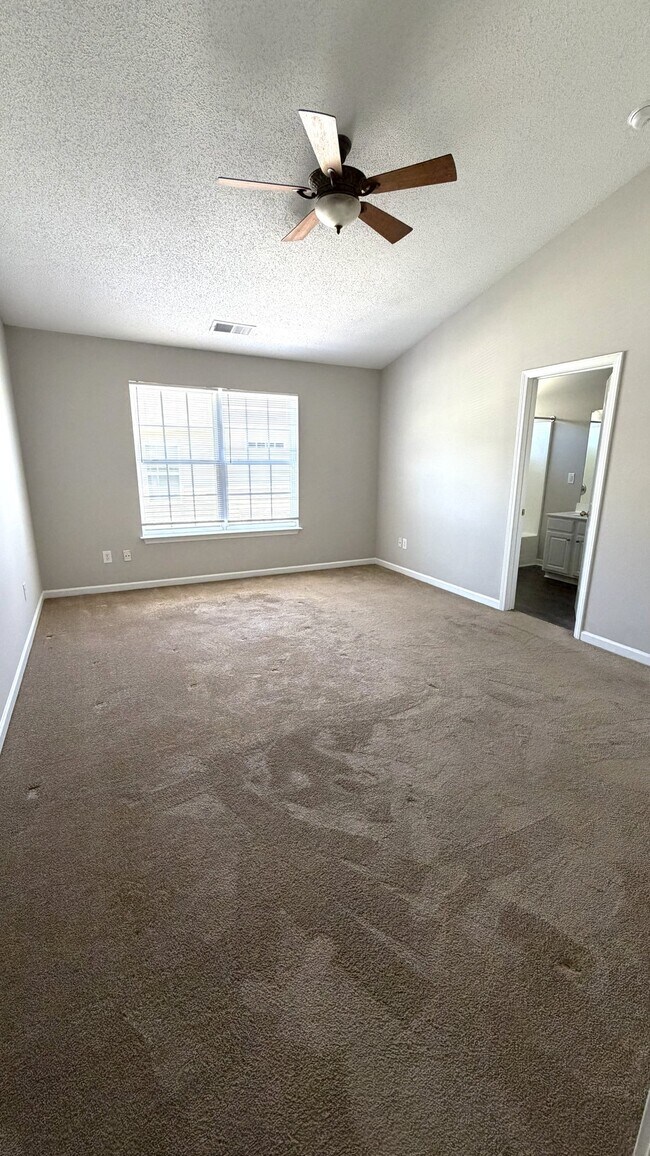 Building Photo - 113 Cirrus Ct