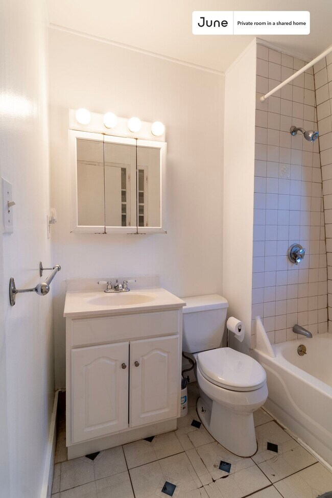 Building Photo - Room in Shared 2 bed/1 bath home