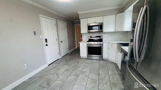 Building Photo - 966 Bergen Ave