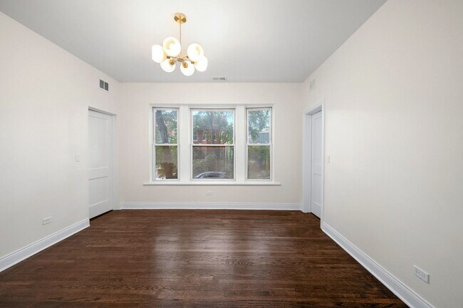 Building Photo - 1338 W Hollywood Ave