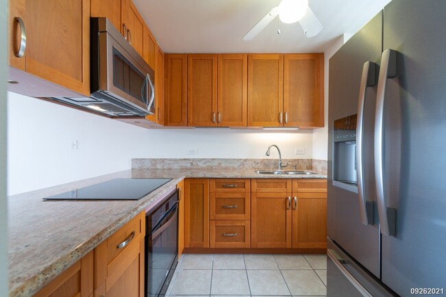 Building Photo - Salt Lake 1 BR/1BA Condo with 1 ASSIGNED P...
