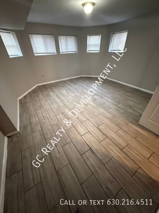 Building Photo - 2144 W Estes Ave