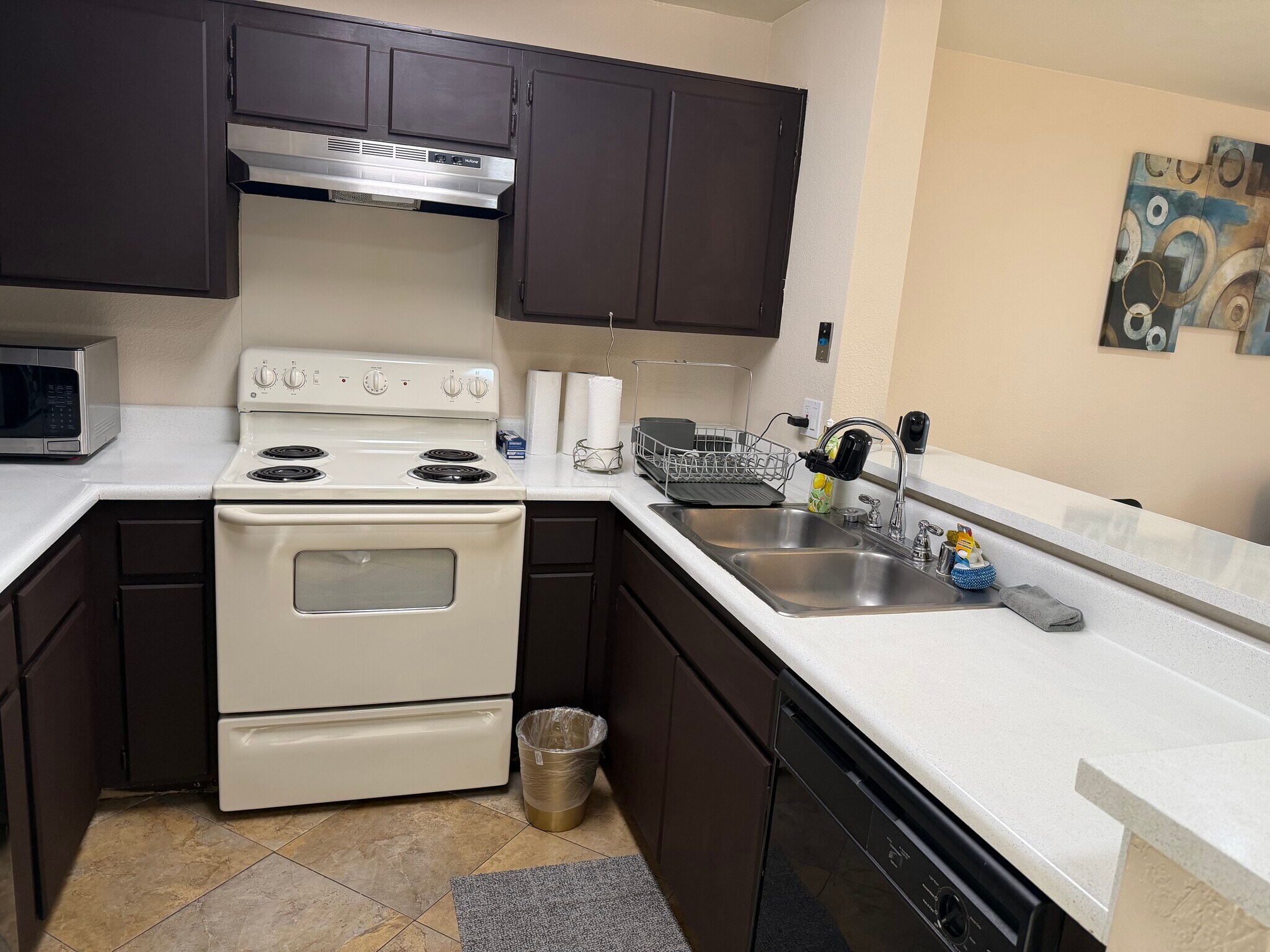 Building Photo - 8889 Caminito Plaza Centro