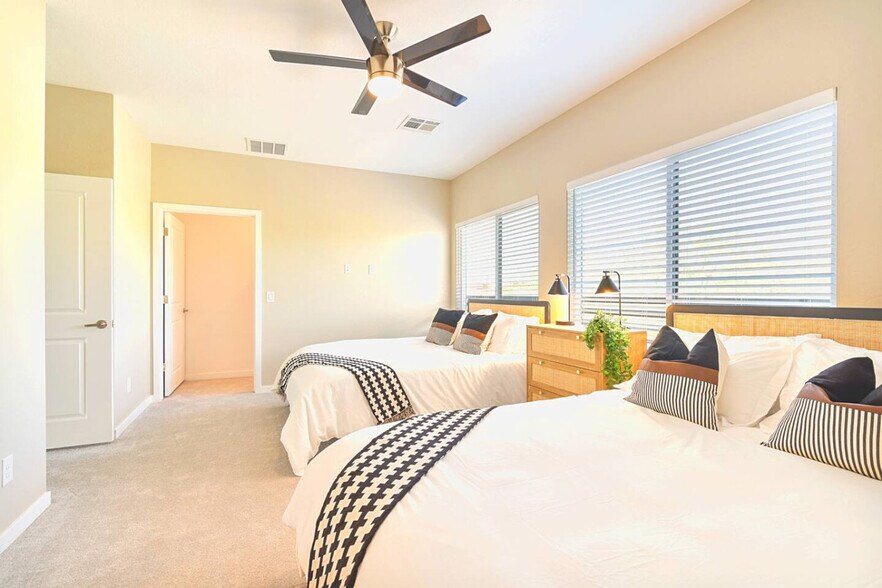 Building Photo - 16601 N Parkview Pl