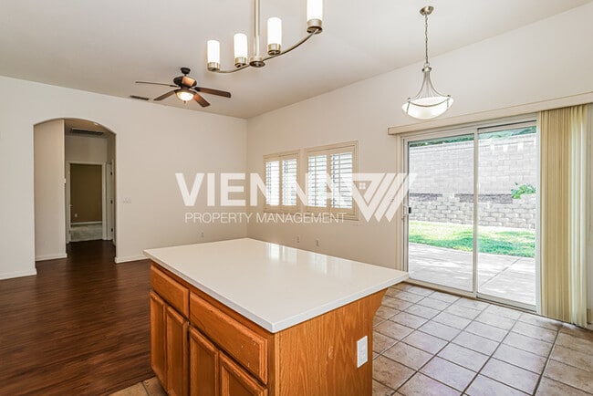 Building Photo - 440 Crestfield Cir
