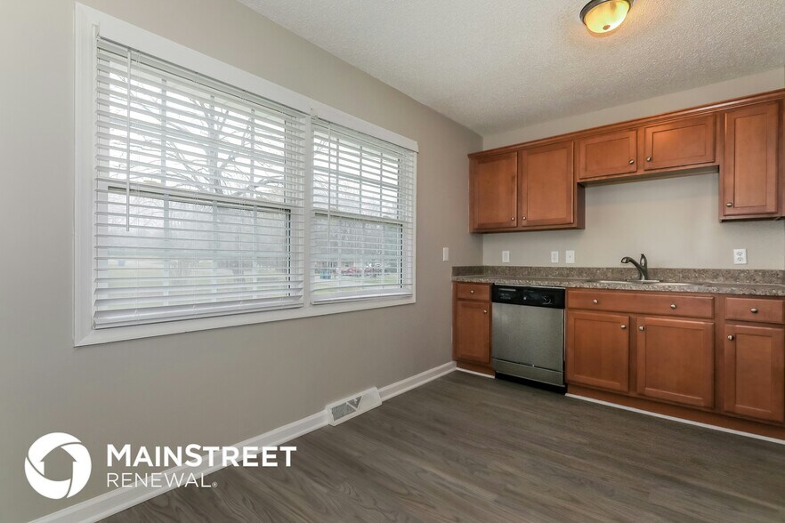 Building Photo - 319 Cedarwood Ln