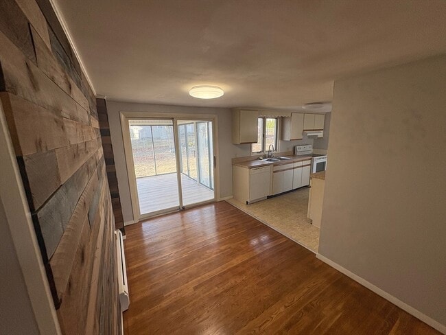 Building Photo - 169 Vermont Ave