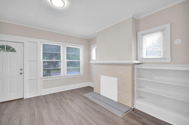 Building Photo - 6418 Sapphire Dr