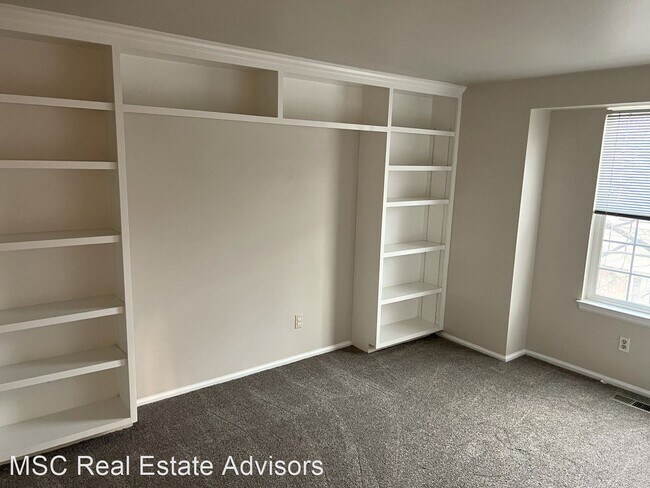 Building Photo - 2 br, 1.5 bath House - 6812 E Briarwood Dr
