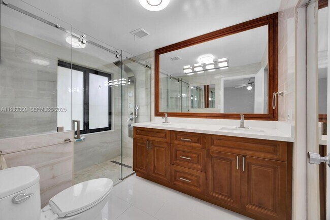 Building Photo - 9400 SW 120th Ave