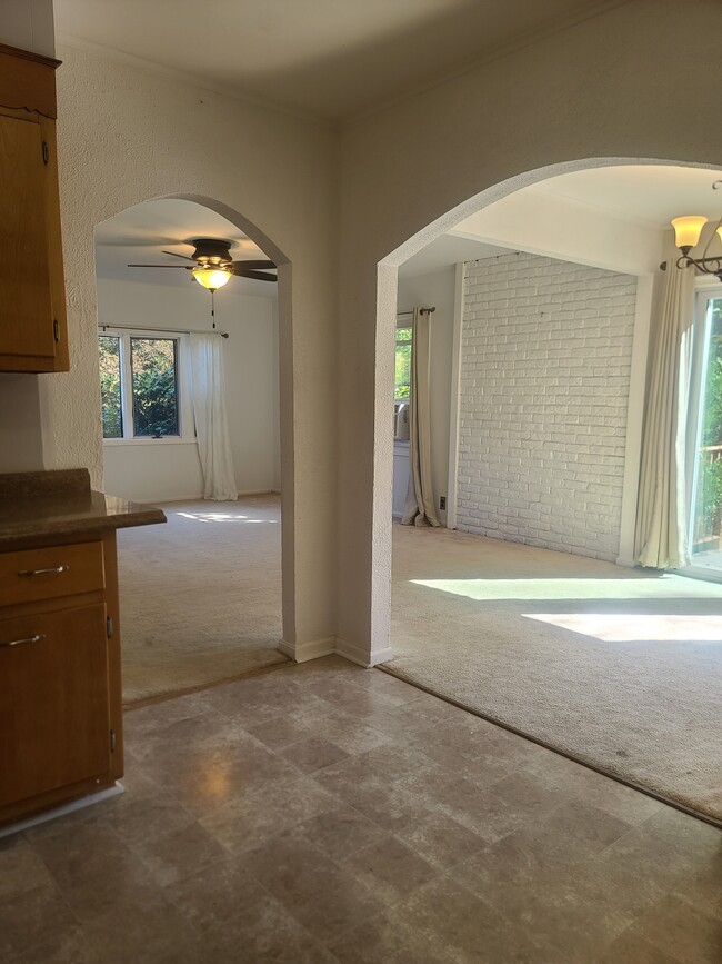 Building Photo - 3 Orchard Ln