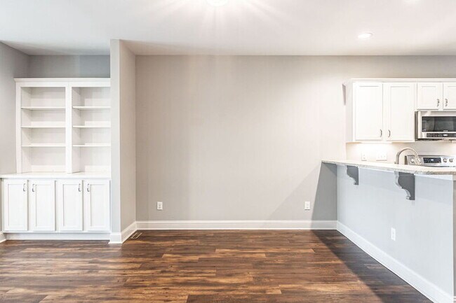Building Photo - 535 Lighthorse Cir