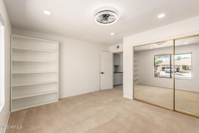 Building Photo - 9645 W Kimberly Way