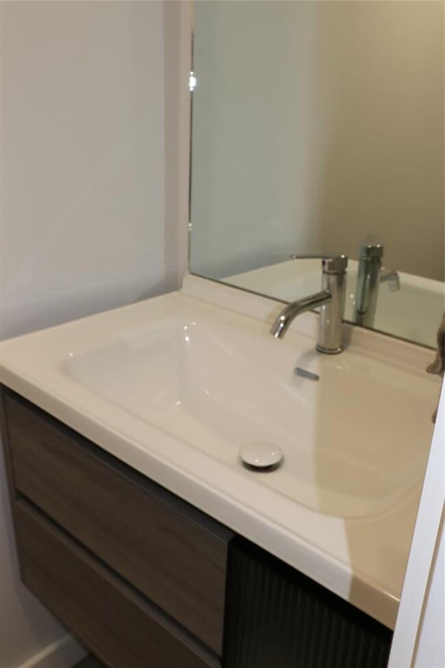 Building Photo - 8903 Mesa Dr