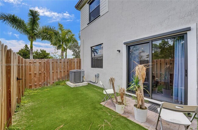 Building Photo - 242 SW 159th Ln