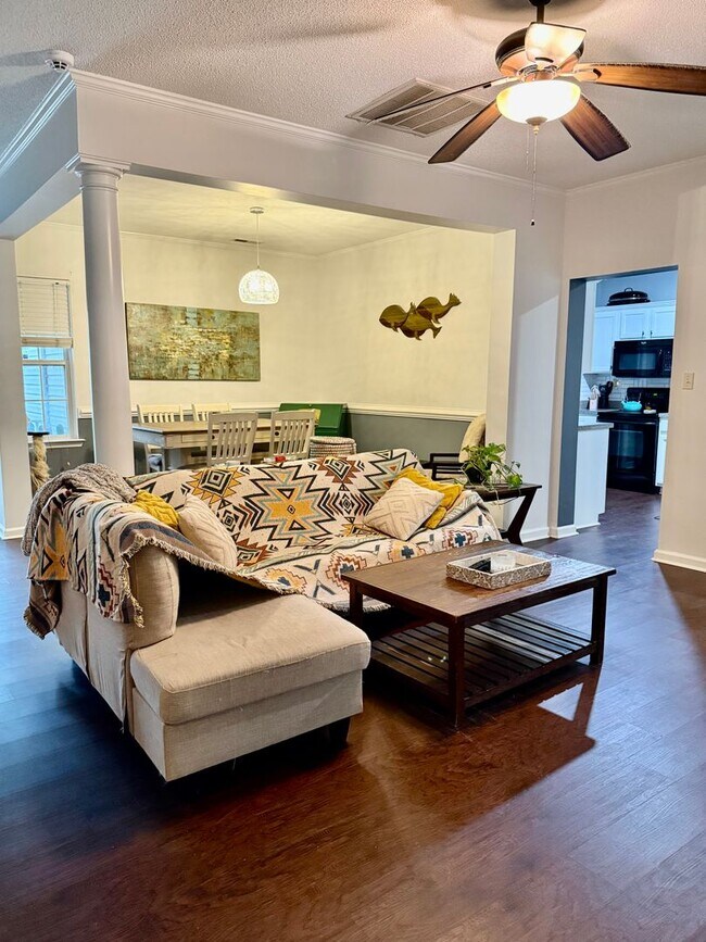 Building Photo - 3BD/2BA Updated Ranch on a Wooded Lot- Two...