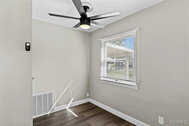 Building Photo - 43 St Celeste Dr