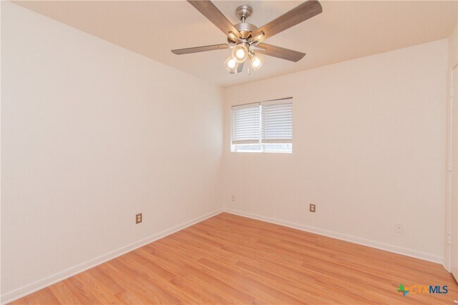 Building Photo - 2907 Lantana Dr
