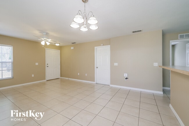 Building Photo - 933 26th St NW