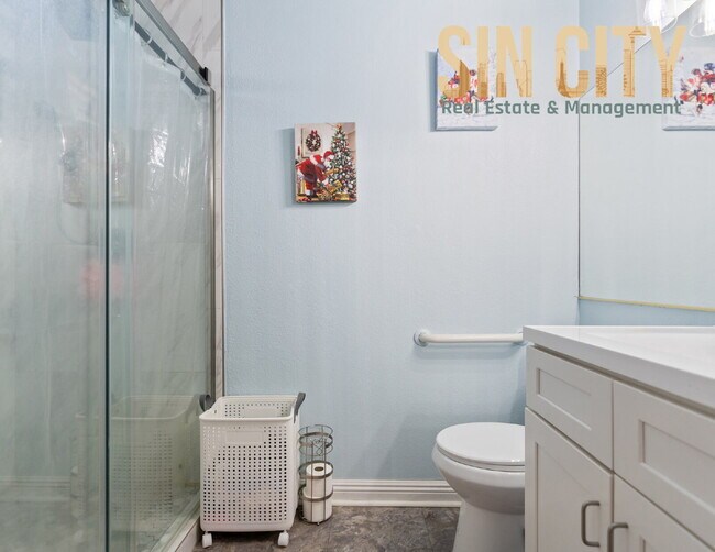 Building Photo - "Charming 3-Bedroom Oasis in Las Vegas wit...