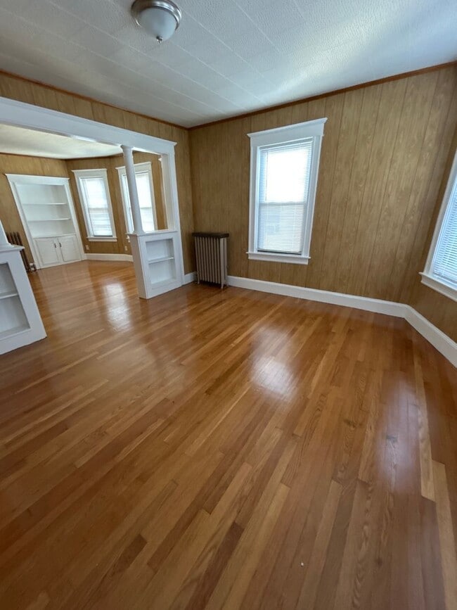 Building Photo - 72-74 Maple St