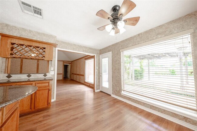 Building Photo - 9107 Pine Stream Ct