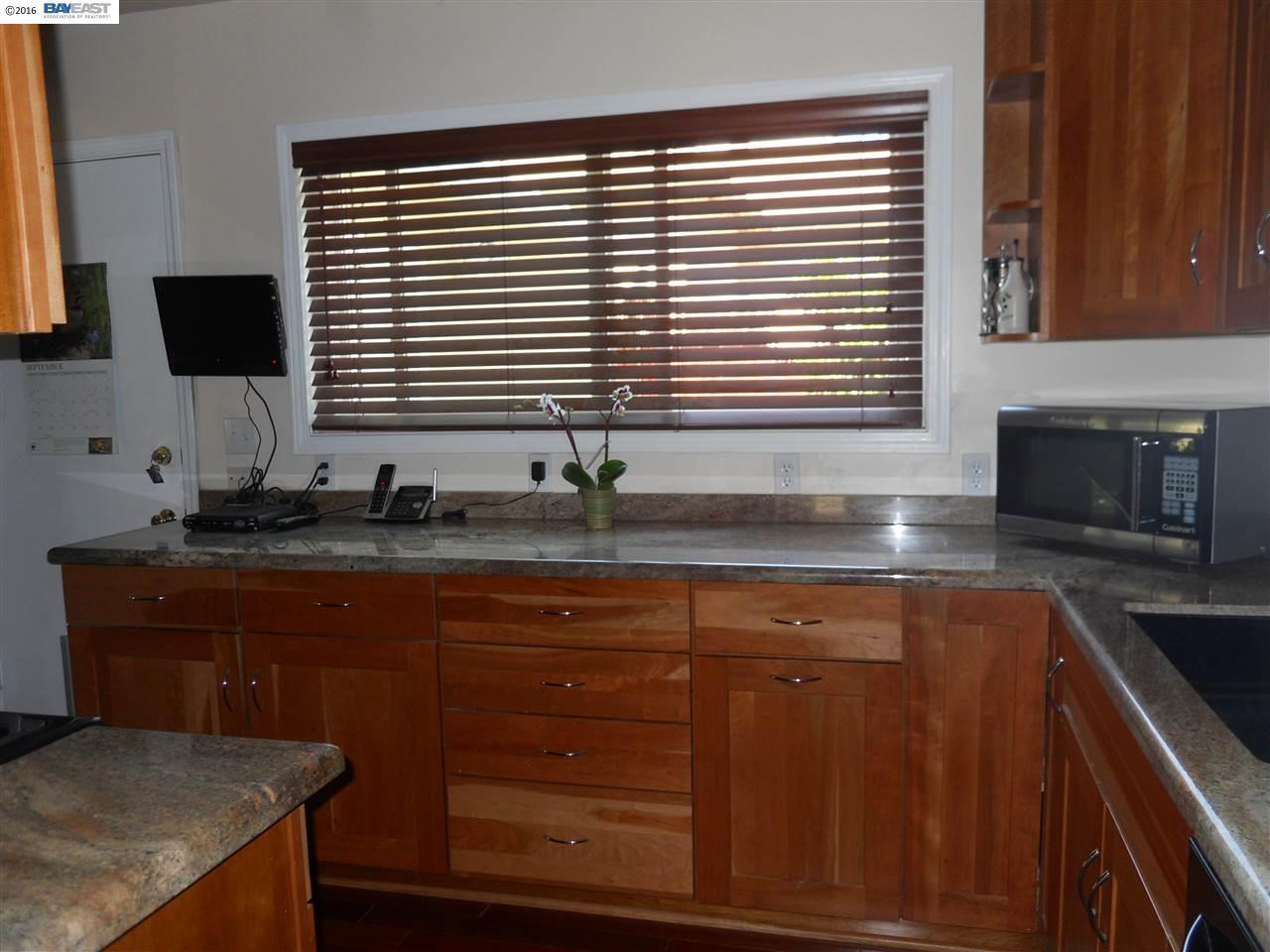 Sink and Window - 19358 San Miguel Ave