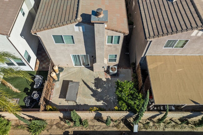 Building Photo - 9447 Hendrix Ln