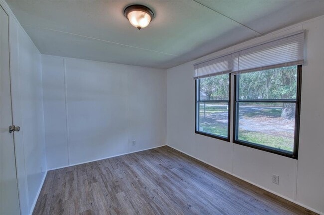 Building Photo - 136 Oyster Cir