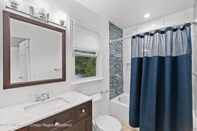 Building Photo - 2 Karen Ct