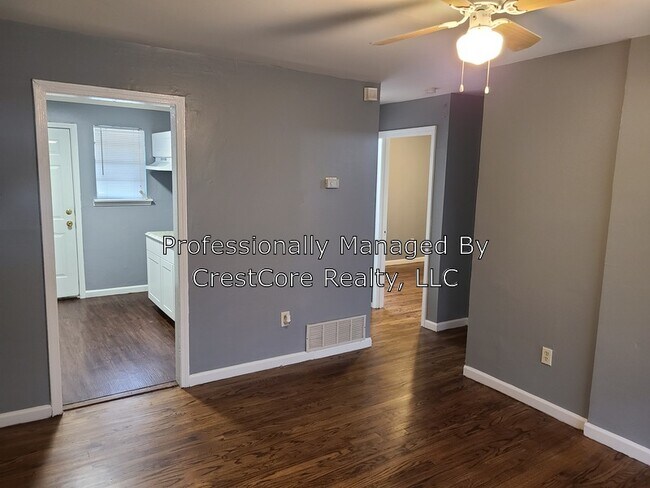 Building Photo - 948 Stafford Ave