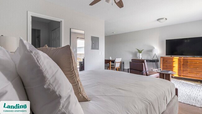 Building Photo - 2305 Aaron St