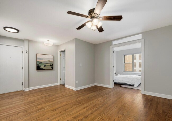 Building Photo - 420 W Aldine Ave