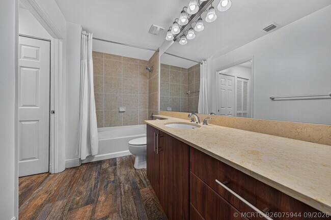 Building Photo - 2401 NE 65th St