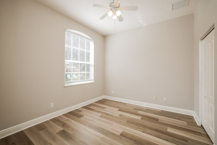 Building Photo - 15445 Cortona Way