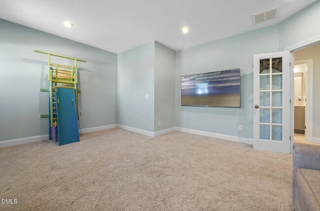 Building Photo - 217 Tumbling River Dr
