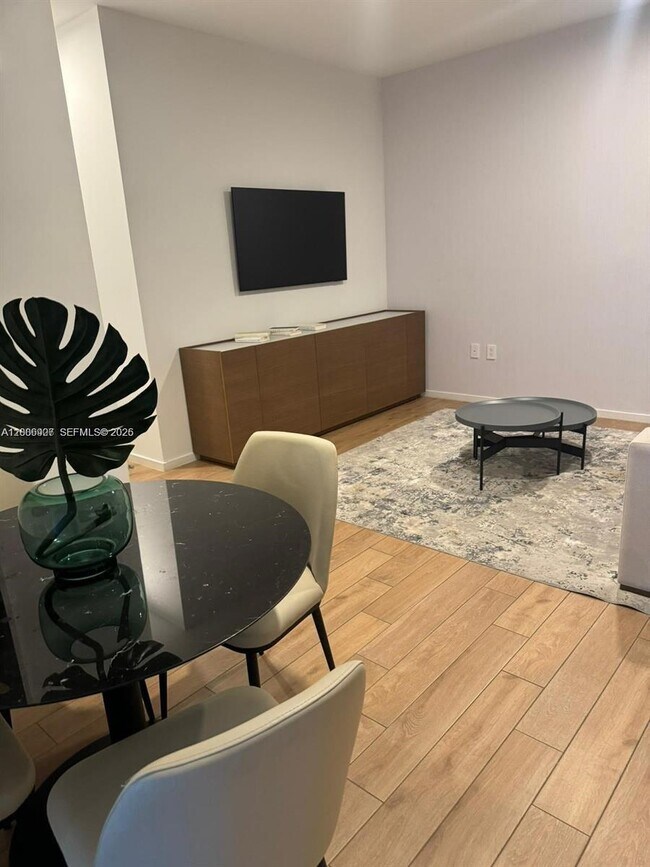 Building Photo - 398 NE 5th St