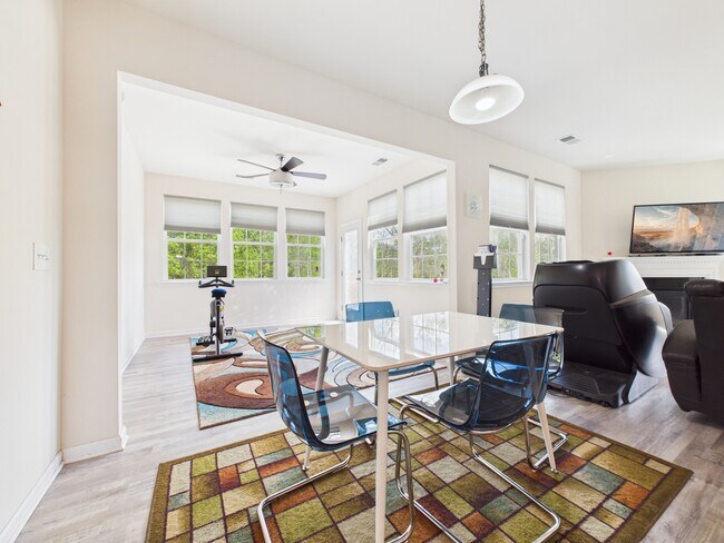 Building Photo - 1379 Corey Cabin Ct