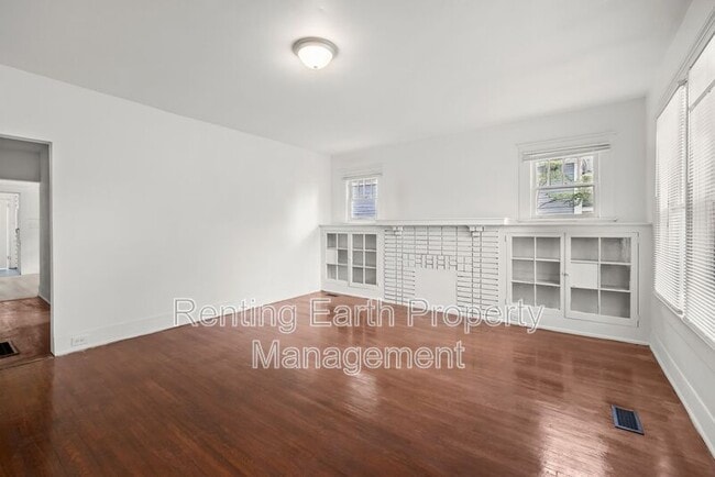Building Photo - 1136 15th St SW